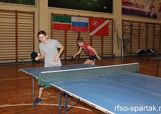 Соревнования по настольному теннису и стритболу в Казани